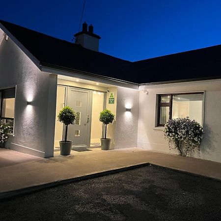 The Hillcrest, Luxury Accommodation In Castleblayney Town Екстериор снимка