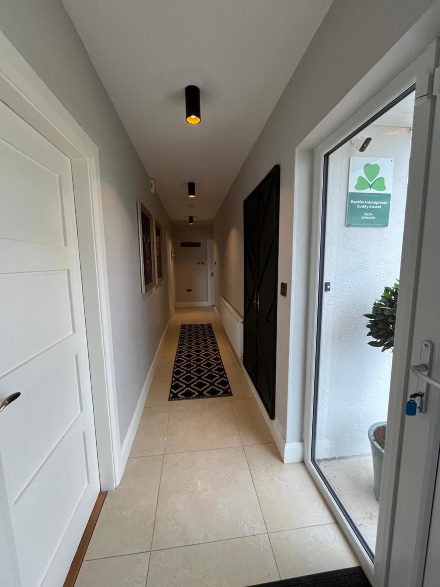 The Hillcrest, Luxury Accommodation In Castleblayney Town Екстериор снимка